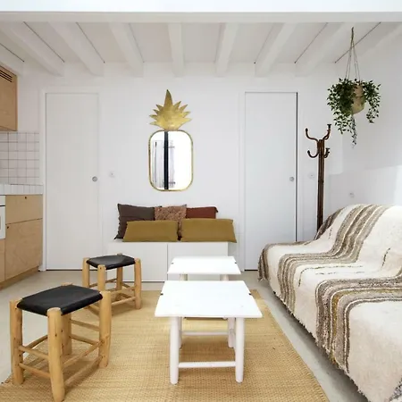 Charming Bohemian Little House With Terrace 5 Min From The - Welkeys Apartment